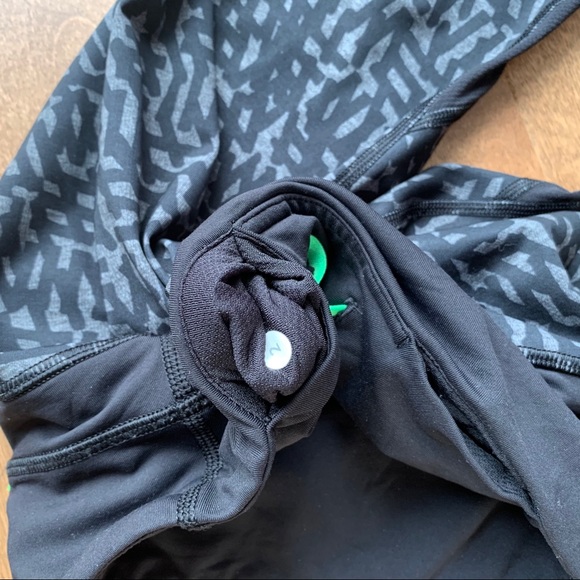 LULULEMON Run: Inspire Crop II size 2 black grey - Picture 7 of 12